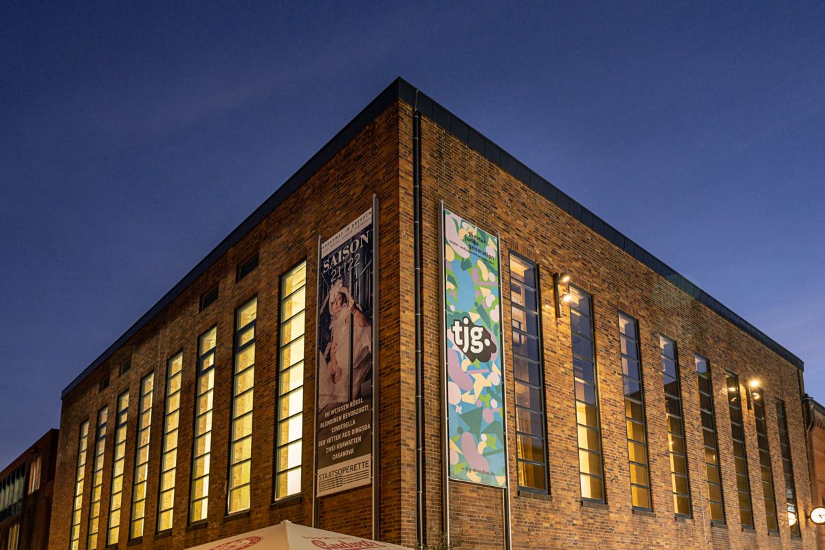 Theater im Kraftwerk Mitte – charakteristische Backsteinarchitektur des ehemaligen Industriebaus