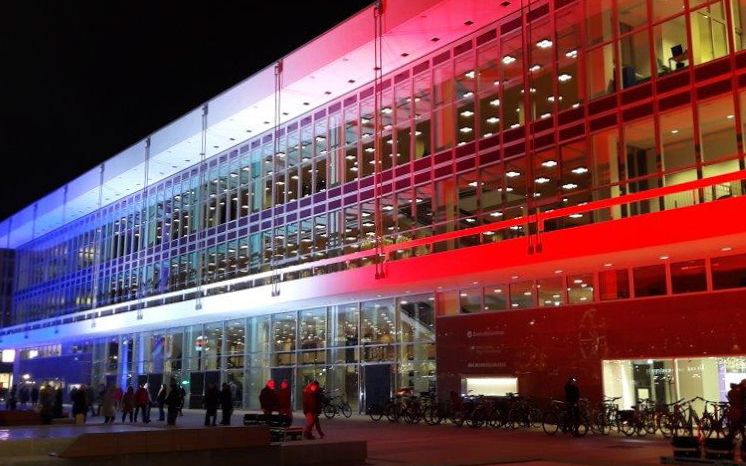 Kulturpalast in französischen Farben
