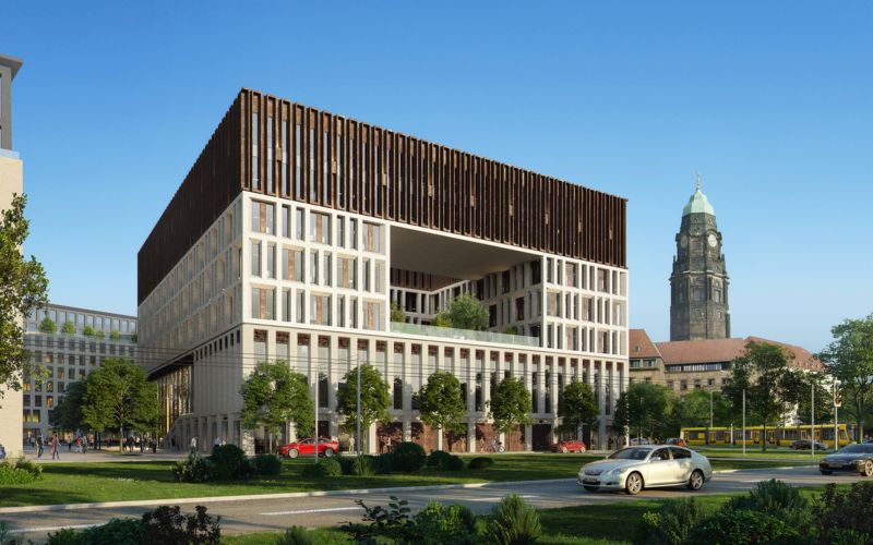 Ostansicht des Stadtforums Dresden mit Rathaus im Hintergrund